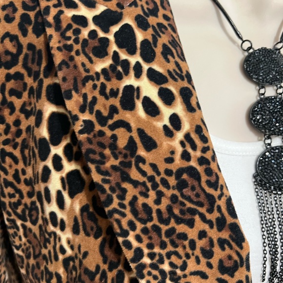 Leopard Print Velvet Blazer Focus 2000 size 4 - Picture 2 of 6